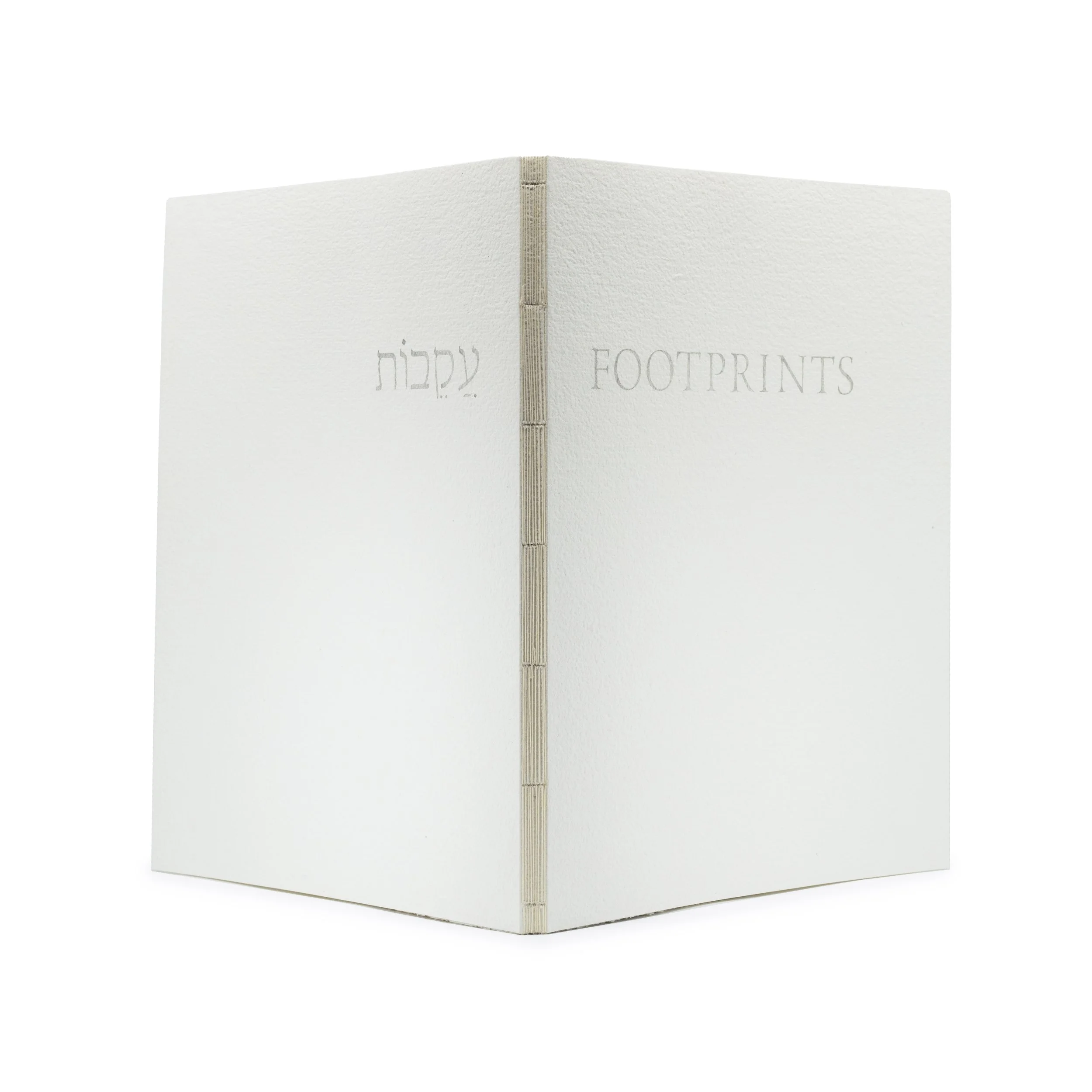 457_洋書/絵本「Whose Footprints?」 457_洋書/絵本「Whose Footprints?」 【公式通販】